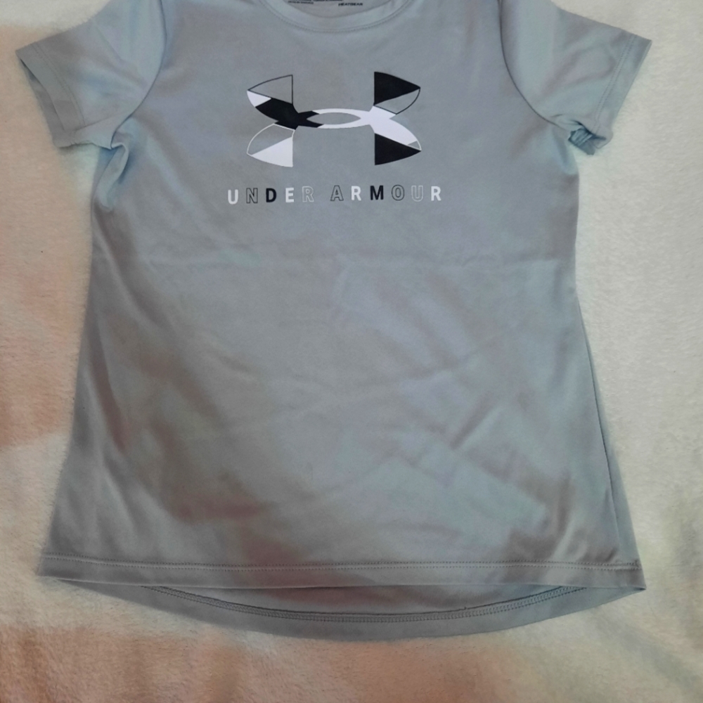 Under Armour  t-shirt